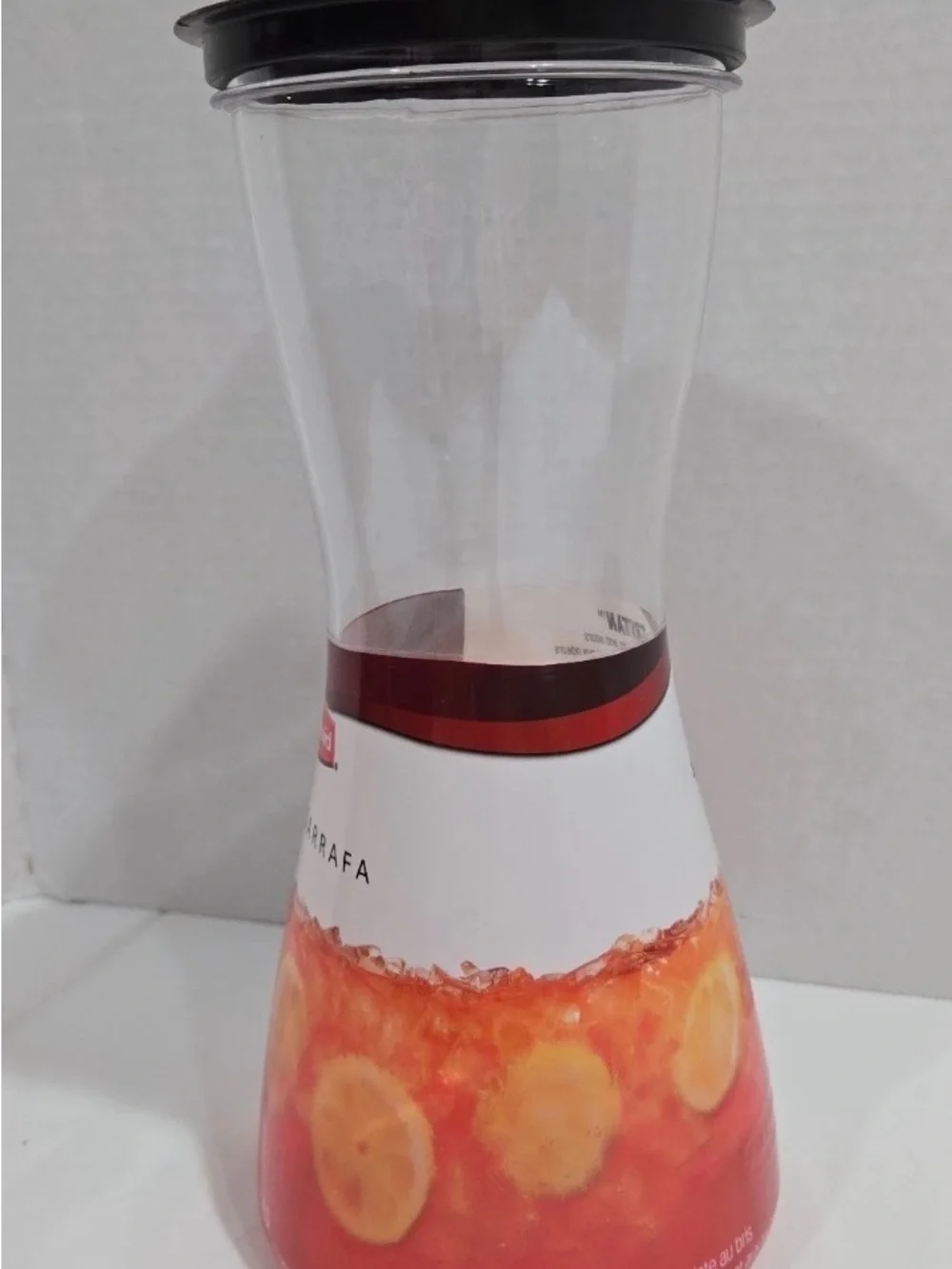 New Rubbermaid 2 qt Carafe Leak-Proof Lid BPA Free Shatter Resistant Clear 11.5